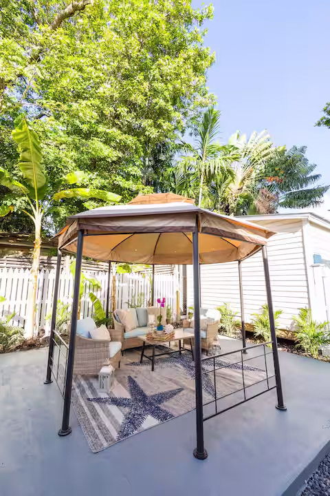 Sandy Beach House 5